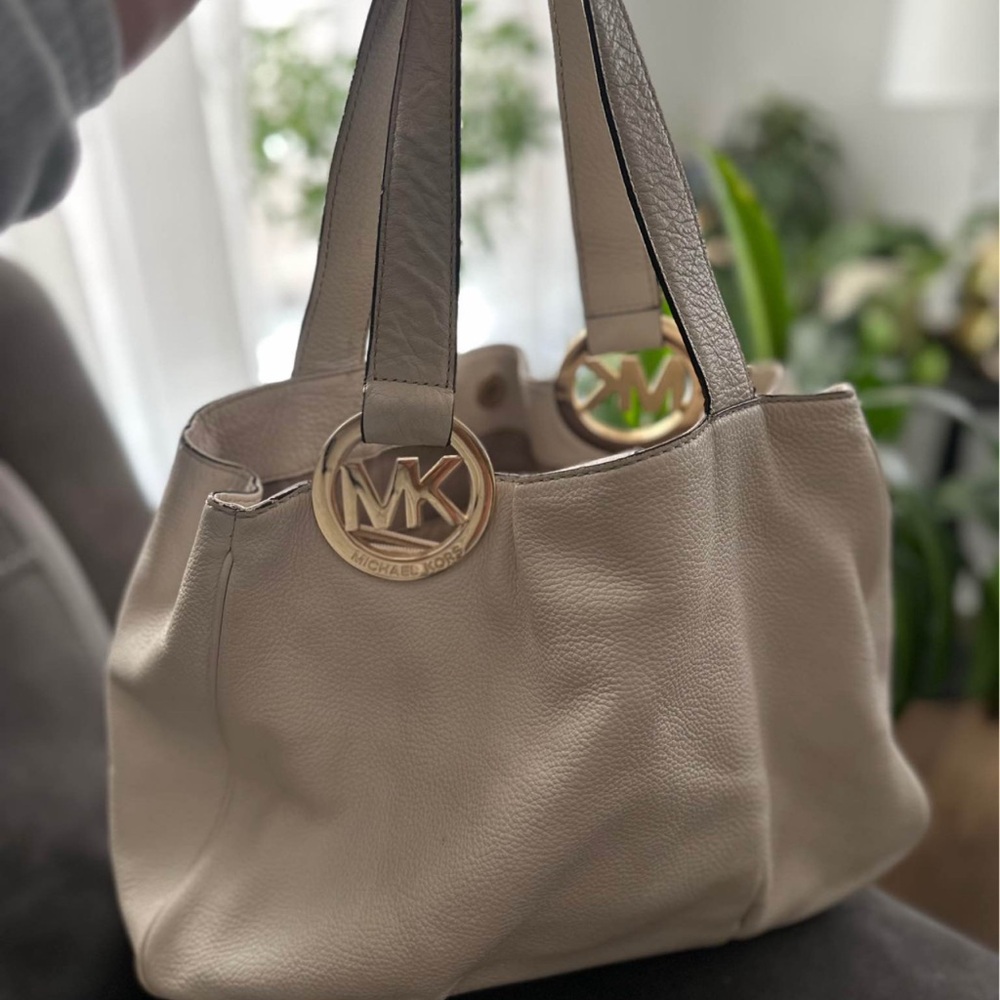 Michael Kors Beige Leather Shoulder Bag